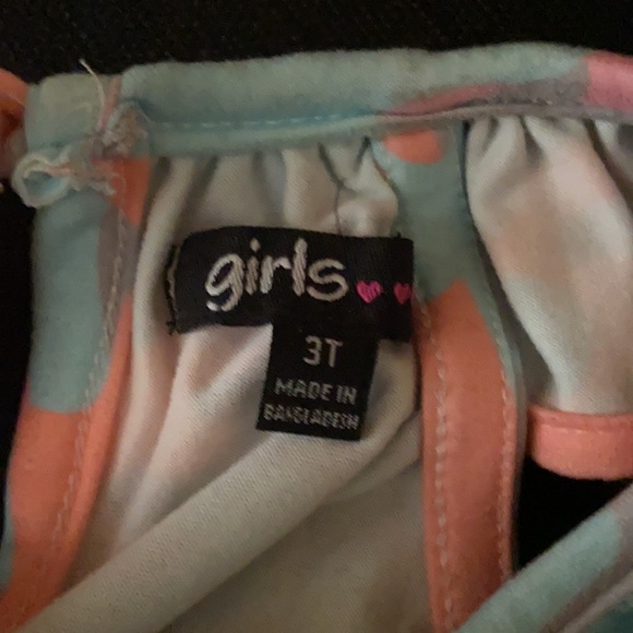 Cute Girls 💕 onesies... - Picture 5 of 6